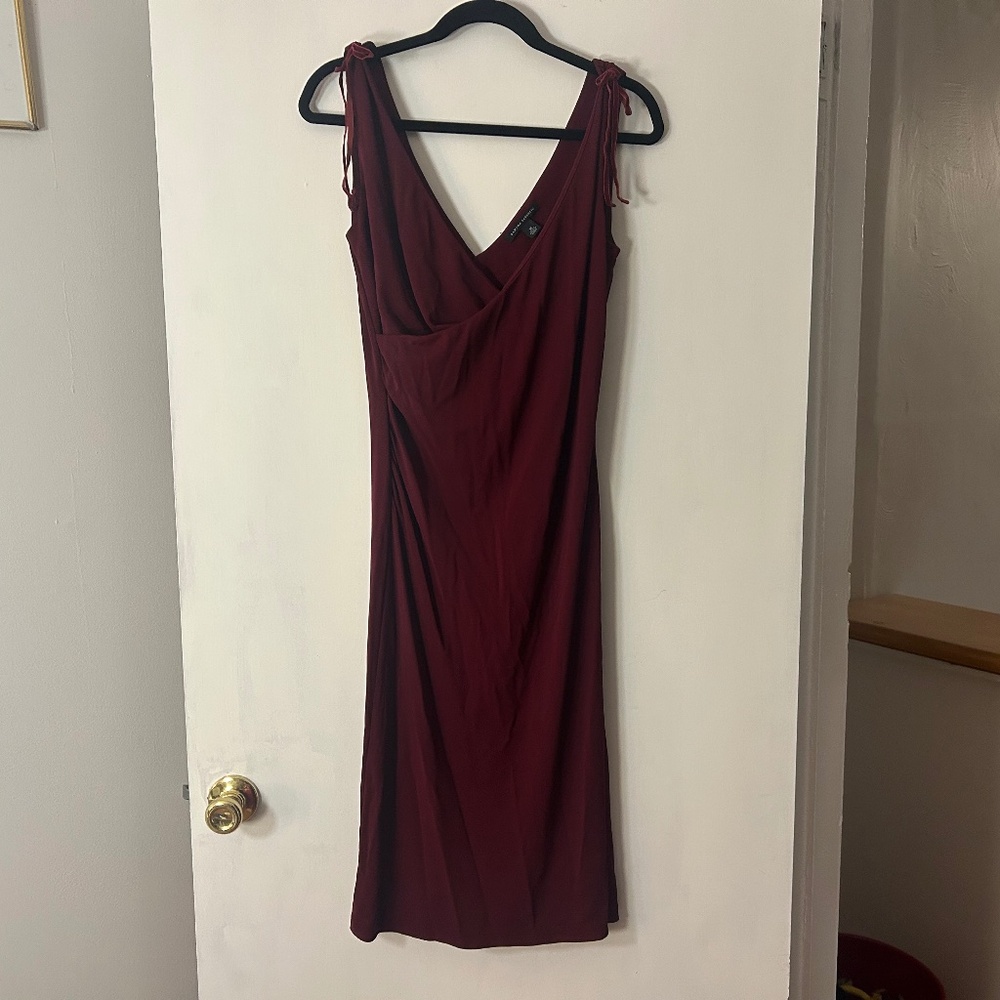Banana republic Faux-wrap midi dress with a V-neck and ruched shoulder bows